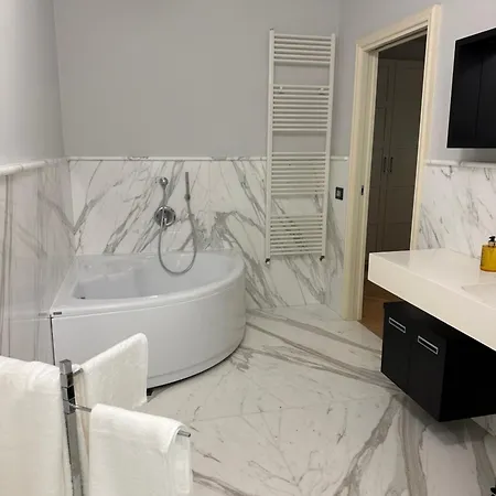 Luxury-villa Luca * 马里纳-迪-皮特拉桑塔